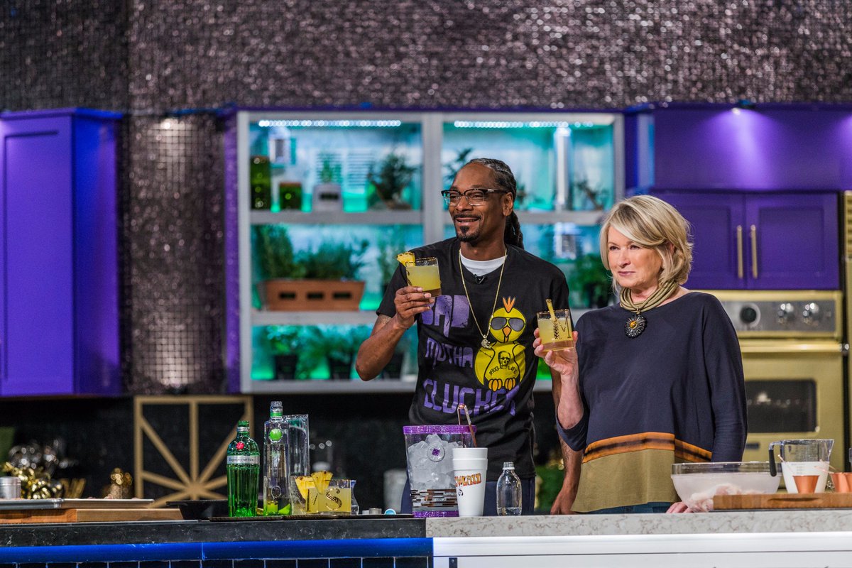 #MarthaAndSnoop comin back for season 2 . ???????? https://t.co/sBUKnlsf2d