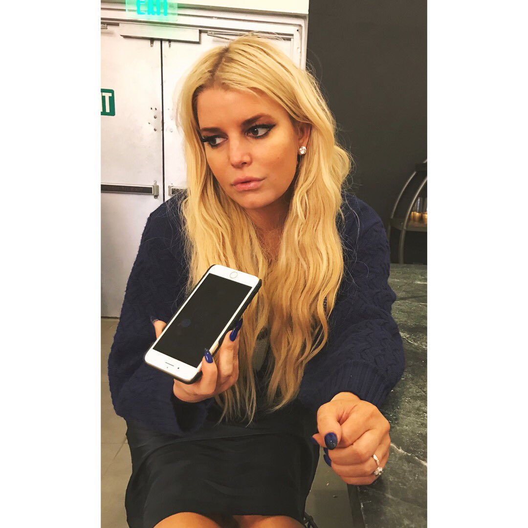 Working Woman ???? https://t.co/IBm0RL5IeY