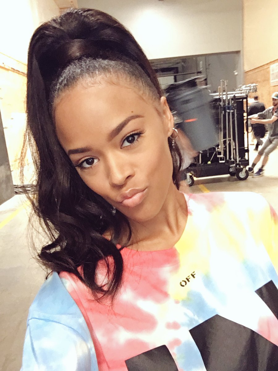 RT @Serayah: Empire is on tonight ! Wassup y'all watching ? #EmpireFOX #Tiana @EmpireFOX https://t.co/Sb4lxk6eNE