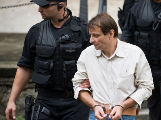 Cesare Battisti: Brazil holds fugitive Italian ex-militant