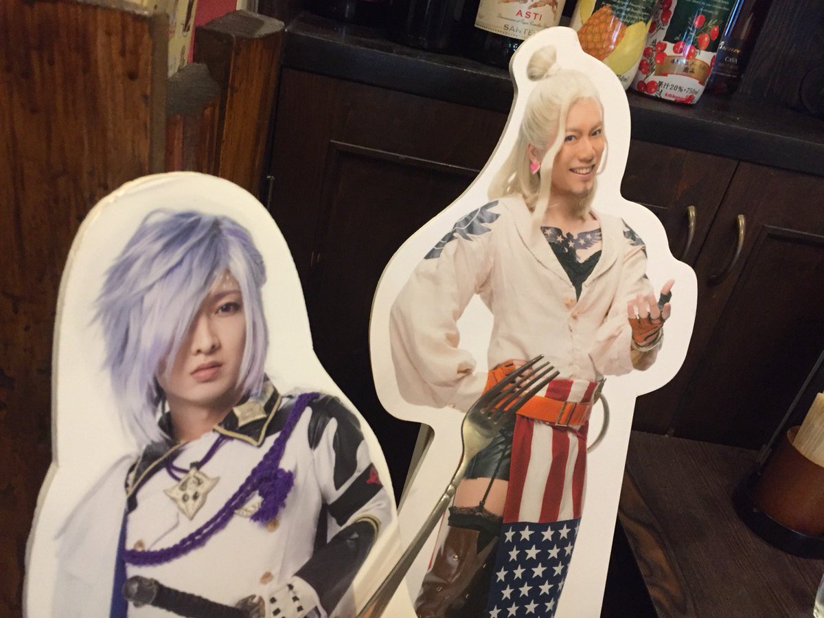 この店のファッションはベリーキュートだ。…そうだ、ナデシコ。ウェイトレスになって、オレを官能的に接客してくれないか?(ジ この店のファッションはベリーキュートだ。…そうだ、ナデシコ。ウェイトレスになって、オレを官能的に接客してくれないか?(ジ
