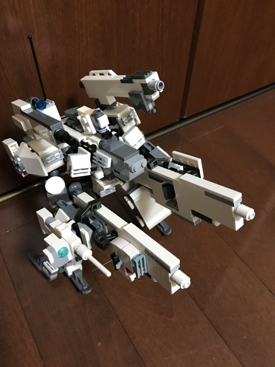 スマホデビューした息子から写真が送られてきた アーマードコアとシドニアの騎士な感じのLEGOブロック 武器のレパート スマホデビューした息子から写真が送られてきた アーマードコアとシドニアの騎士な感じのLEGOブロック 武器のレパート
