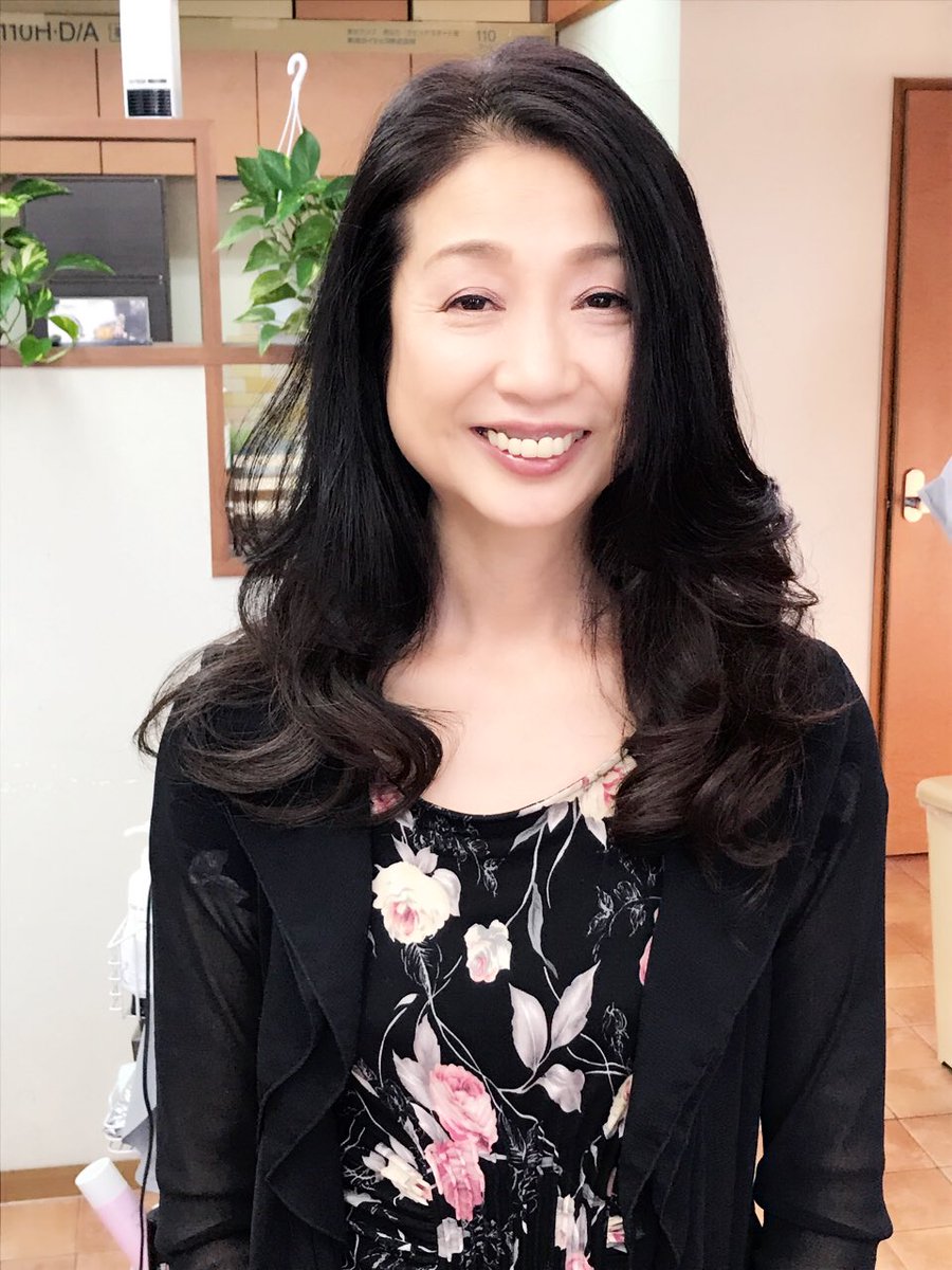 主人が帰ってきて『ねぇねぇ、髪、見て〜〜』って言ったら『FB見たよ〜〜カリメロみたい〜〜(笑)』って言われた(⌒-⌒; 主人が帰ってきて『ねぇねぇ、髪、見て〜〜』って言ったら『FB見たよ〜〜カリメロみたい〜〜(笑)』って言われた(⌒-⌒;