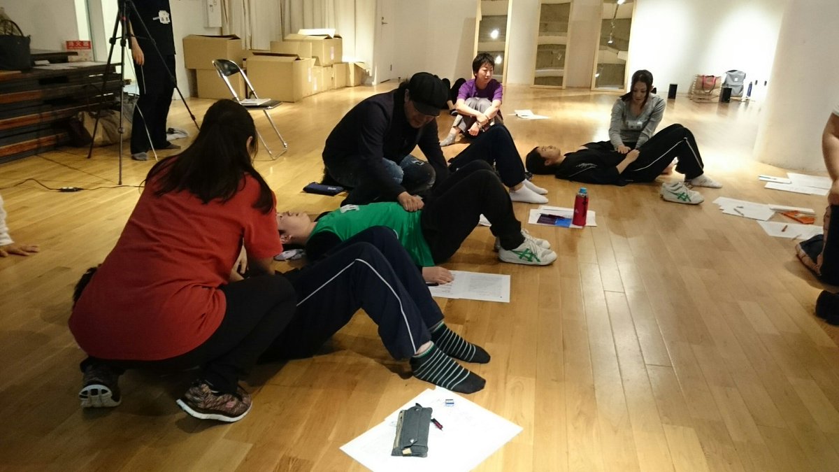 アカル塾の鈴木雅章プロデューサーによるワークショップを行いました!詳しくはホームページをご覧ください#ガラスの仮面 #忘 アカル塾の鈴木雅章プロデューサーによるワークショップを行いました!詳しくはホームページをご覧ください#ガラスの仮面 #忘