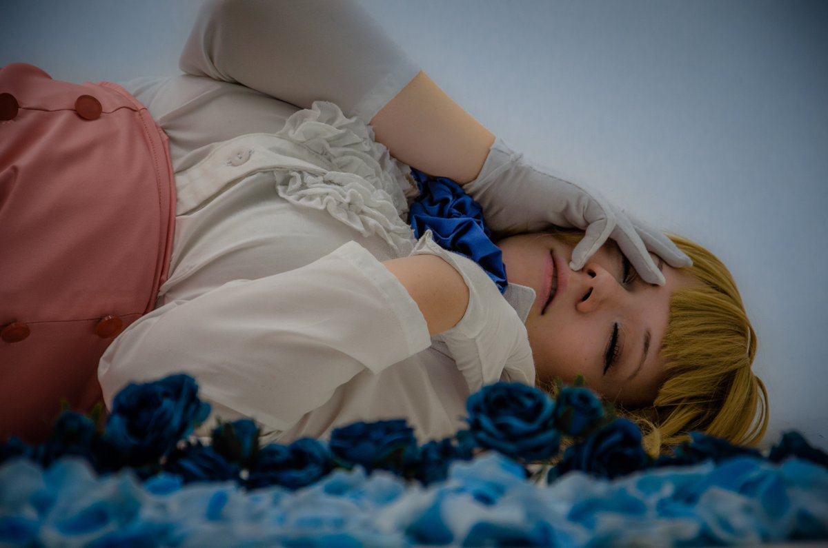 「冷たい涙も 震えるこの鼓動さえもOpen your eyes 見つめ合う 瞳は醒めない夢になって」cos: mePho 「冷たい涙も 震えるこの鼓動さえもOpen your eyes 見つめ合う 瞳は醒めない夢になって」cos: mePho