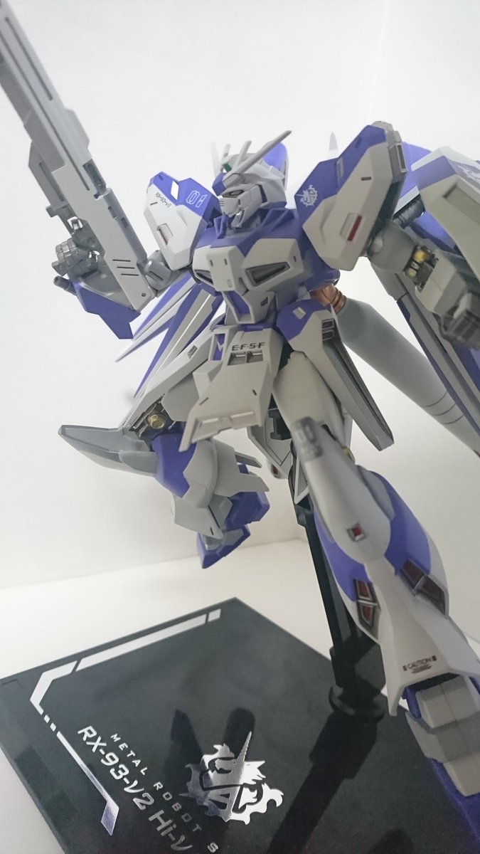 これ実は横顔限定?Hi-νガンダムさん。格好いいからいいけど。#バンダイ#METALROBOT魂 これ実は横顔限定?Hi-νガンダムさん。格好いいからいいけど。#バンダイ#METALROBOT魂