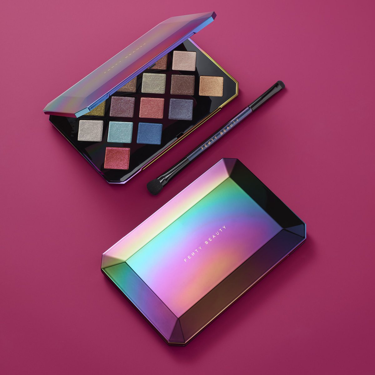 Galaxy Eyeshadow Palette. 
Im dying to hear what your favorite colors are... @fentybeauty https://t.co/FmPtp2px38