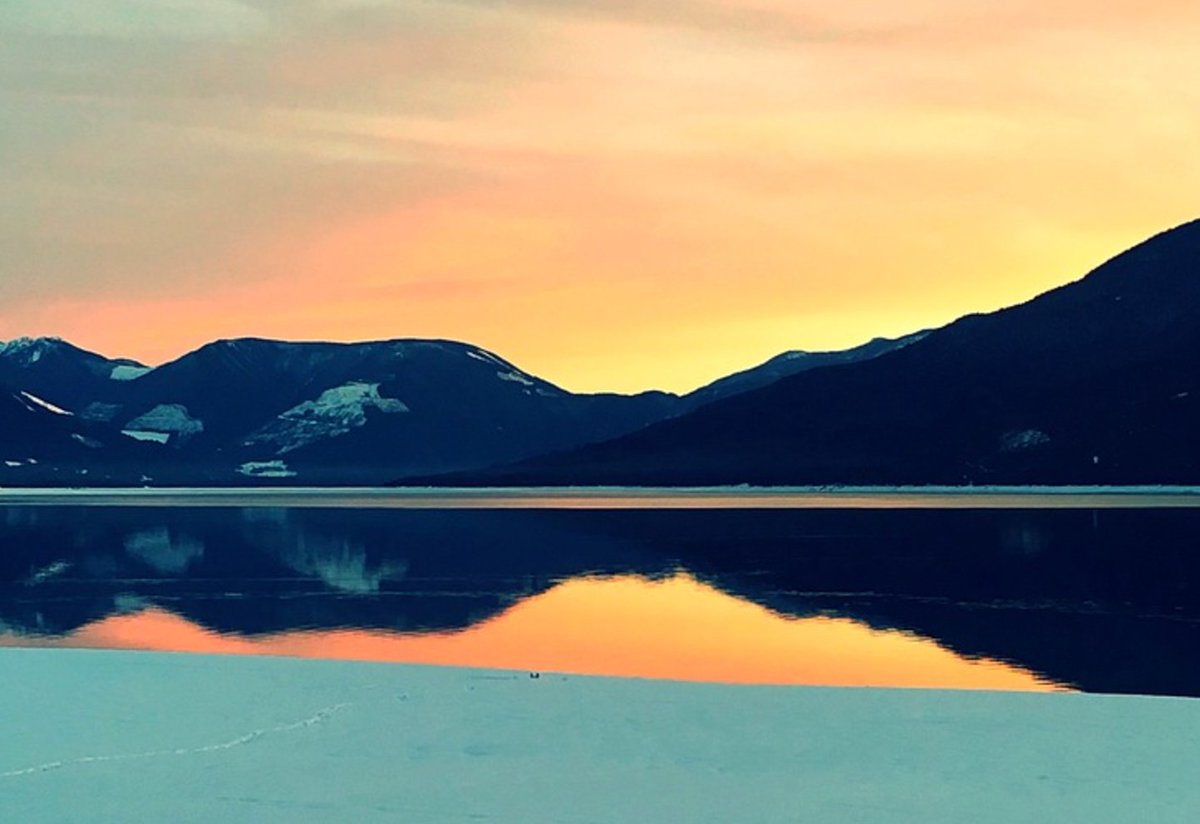 Beautiful moment at Arrow Lake.. https://t.co/UcDGF9mIRb https://t.co/GgFICHtpCI