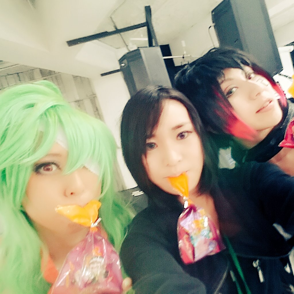 #コスクルナンバカ組に出会えたぁぁあ!!!とっても感激でしたぁっ!!挟んでくれてありがとうございましたぁぁあ! #コスクルナンバカ組に出会えたぁぁあ!!!とっても感激でしたぁっ!!挟んでくれてありがとうございましたぁぁあ!