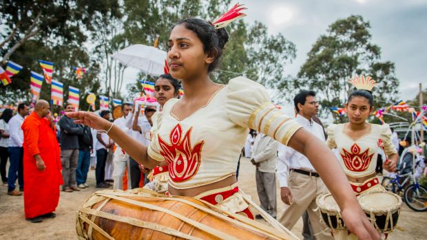 Canberra's Buddhist faithful mark Katina festival with giving, gratitude
