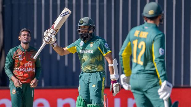 South Africa sweeps aside Bangladesh in huge 10-wicket win