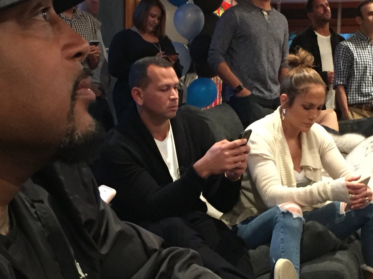 RT @TheSharkDaymond: Tweeting #SharkTank live with @AROD and @JLo ..JOIN IN! https://t.co/ncg6rBc6ca