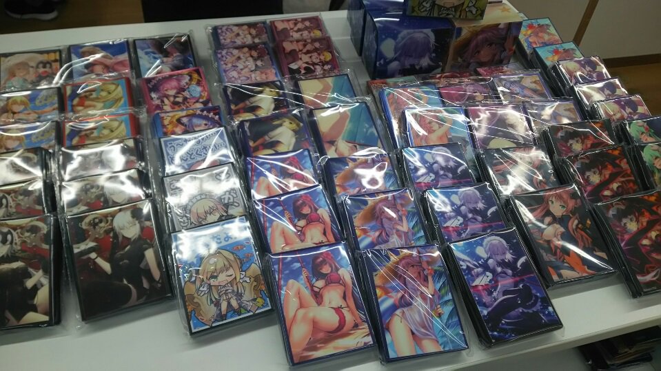 【サプライ入荷】 #サプライ #スリーブ #プレイマット コミ1新作!スリーブ入荷しました!《FGO(Fate》《アイド 【サプライ入荷】 #サプライ #スリーブ #プレイマット コミ1新作!スリーブ入荷しました!《FGO(Fate》《アイド