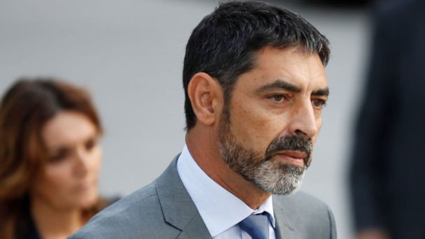 Catalan police chief who 'didn't rescue Spaniards' freed