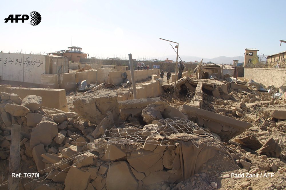 Suicide bombers, gunmen kill 71 in attacks on Afghan security forces