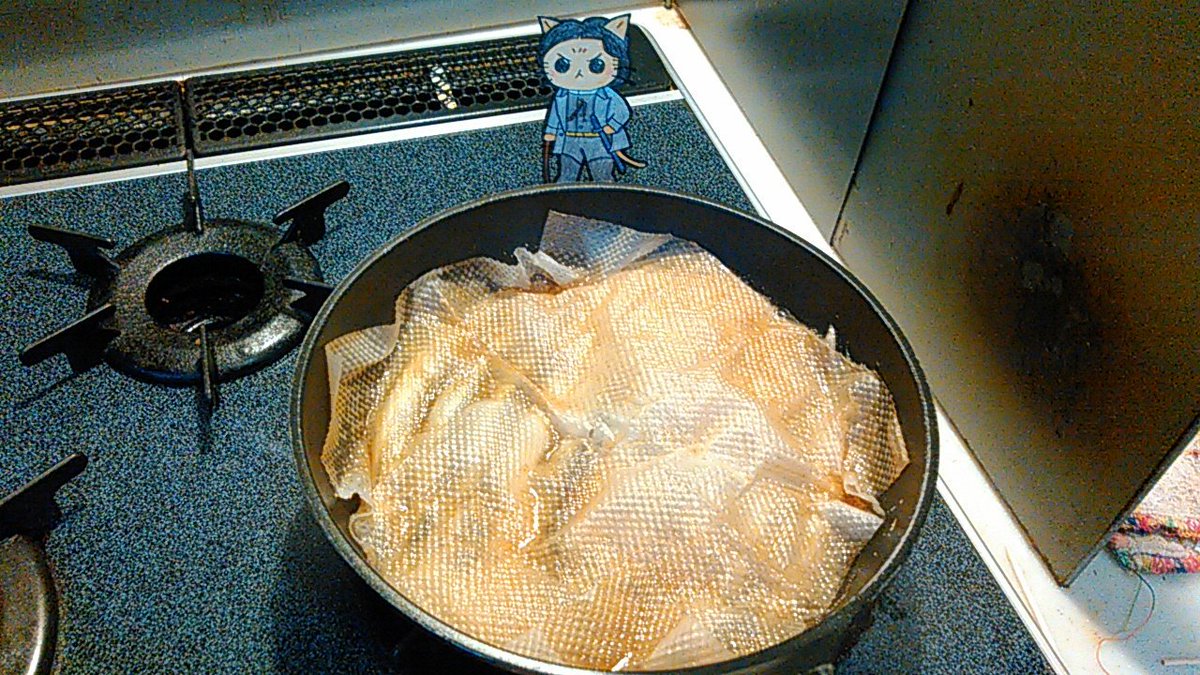 佐々木は、ししゃもを甘辛く煮付けながら待機…₍₍ (ง ˘ω˘ )ว ⁾⁾#ねこねこ日本史 佐々木は、ししゃもを甘辛く煮付けながら待機…₍₍ (ง ˘ω˘ )ว ⁾⁾#ねこねこ日本史