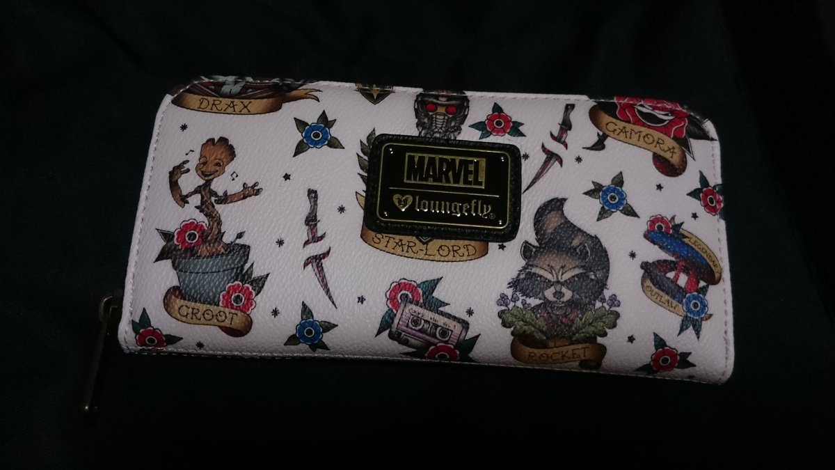 ラウンジフライのアベンジャーズ財布、見つけた時に買っとけば良かった(/Д`; でもガーディアンズのも可愛いから良しとする ラウンジフライのアベンジャーズ財布、見つけた時に買っとけば良かった(/Д`; でもガーディアンズのも可愛いから良しとする
