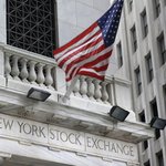 US stock indexes mostly higher in early trading; oil up