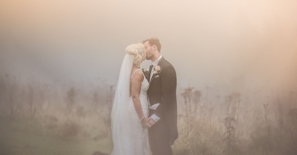 Stunning wedding pictures of couple who got married on the day the sky turned red