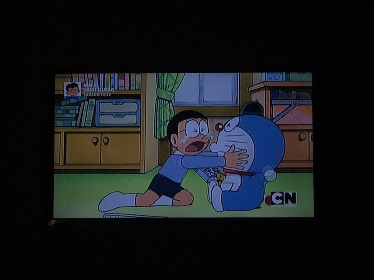 ポルトガルのホテルでテレビつけるとドラえもんやってる!! ポルトガルのホテルでテレビつけるとドラえもんやってる!!
