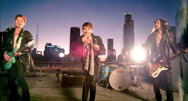 【洋楽英語🎵】😬let it all out=全てさらけ出す、吐き出す😎クレイジーになろうよ、全部さらけ出してさWe c 【洋楽英語🎵】😬let it all out=全てさらけ出す、吐き出す😎クレイジーになろうよ、全部さらけ出してさWe c