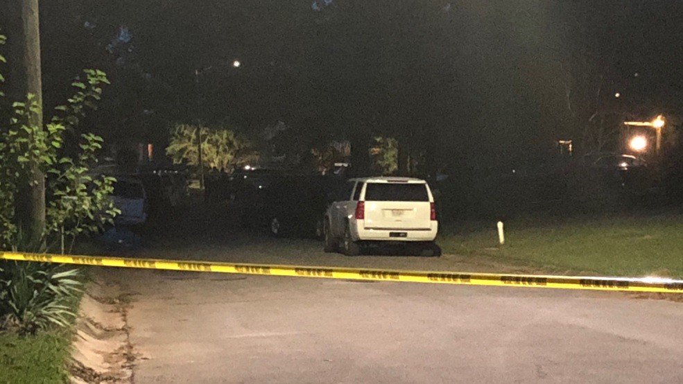 Police: Officers fatally shoot suspect while responding to domestic violence call
