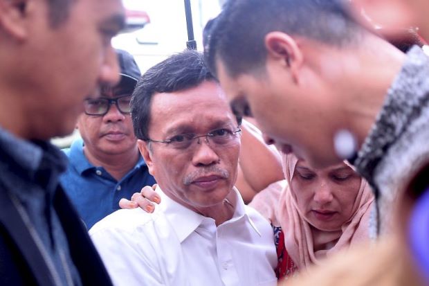 Sabah opposition leader Shafie Apdal remanded 4 days for graft probe