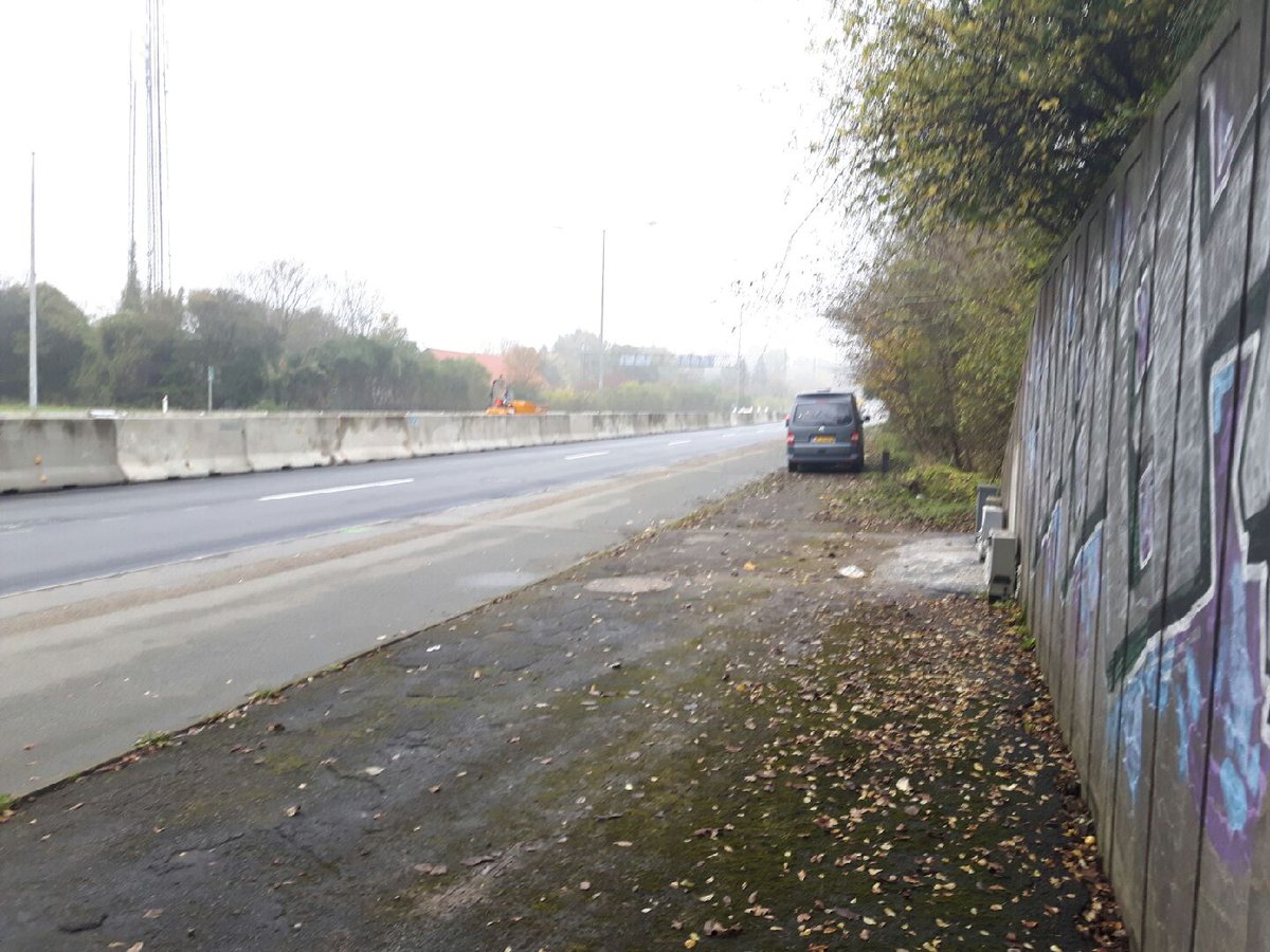 Atter fotovogn ved vejarbejdet på Roskildevej i Tåstrup. 127 blitzet 15 klip og 3 bet. frakendelser. #politidk https://t.co/dkPACTEAhb