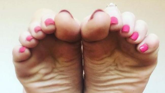 Instagram star’s feet make her over $90k a year