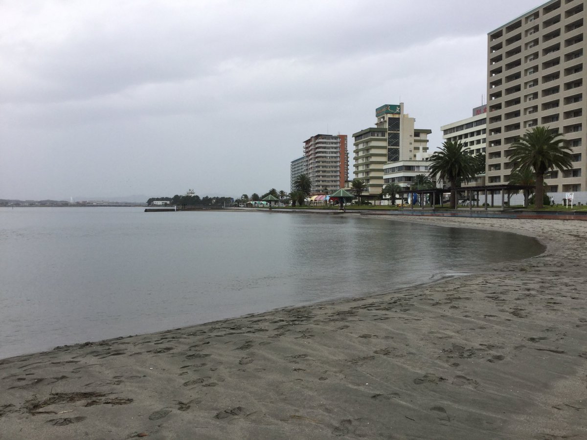 ガヴリールドロップアウト 舞台探訪 弁天島。雨降りにもかかわらず、暖かくて良い雰囲気です。原作コマのような夕焼けが拝めら ガヴリールドロップアウト 舞台探訪 弁天島。雨降りにもかかわらず、暖かくて良い雰囲気です。原作コマのような夕焼けが拝めら
