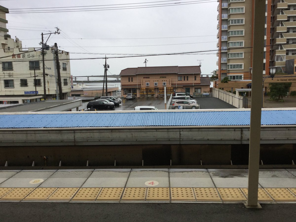 ガヴリールドロップアウト 舞台探訪 弁天島。駅のシーンですが、アニメバージョンの物とも比較してみました。若干、撮る場所を ガヴリールドロップアウト 舞台探訪 弁天島。駅のシーンですが、アニメバージョンの物とも比較してみました。若干、撮る場所を
