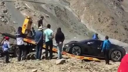 Social, una Bugatti da 2 milioni di euro finisce nel burrone