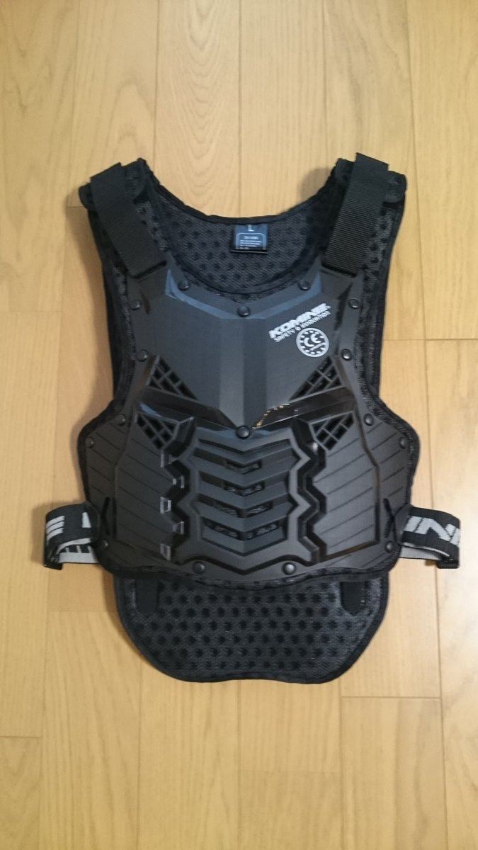 先日ポチったコミネの胸部・脊髄プロテクターのLサイズが昨日届いた😁モデルは俺😉👍身長170㎝体重62㎏手足の長い体型なの 先日ポチったコミネの胸部・脊髄プロテクターのLサイズが昨日届いた😁モデルは俺😉👍身長170㎝体重62㎏手足の長い体型なの