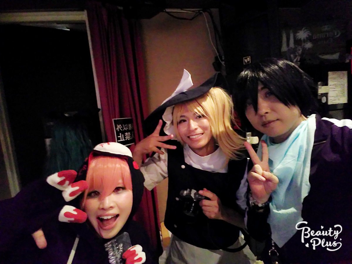 ニジロックお疲れ様でした☺️今回はノラガミの夜トで参加してました😊叫んで跳び跳ねてヘドバンしてとても楽しかった😆次回も全 ニジロックお疲れ様でした☺️今回はノラガミの夜トで参加してました😊叫んで跳び跳ねてヘドバンしてとても楽しかった😆次回も全