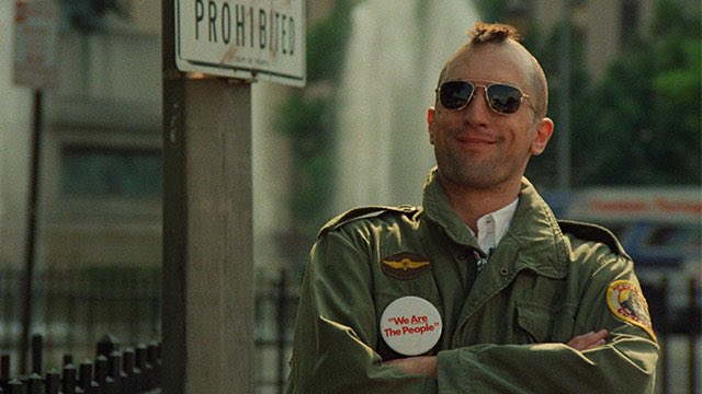 映画『タクシー・ドライバー』は都会の孤独を描いた衝撃作。デ・ニーロの静と動。当時12歳のジョディ・フォスターの微笑み。ジ 映画『タクシー・ドライバー』は都会の孤独を描いた衝撃作。デ・ニーロの静と動。当時12歳のジョディ・フォスターの微笑み。ジ