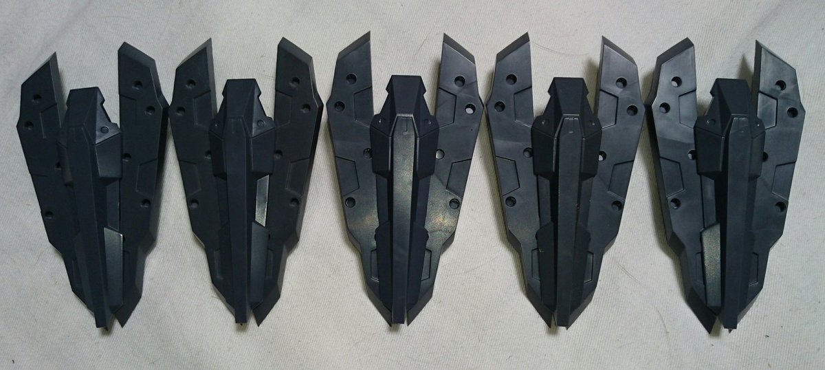 #フレームアームズ・ガール 四季姉妹朔夜進捗~武装編これ(1枚目)をこう(2枚目)配置して桜花を模した大型シールドにする #フレームアームズ・ガール 四季姉妹朔夜進捗~武装編これ(1枚目)をこう(2枚目)配置して桜花を模した大型シールドにする