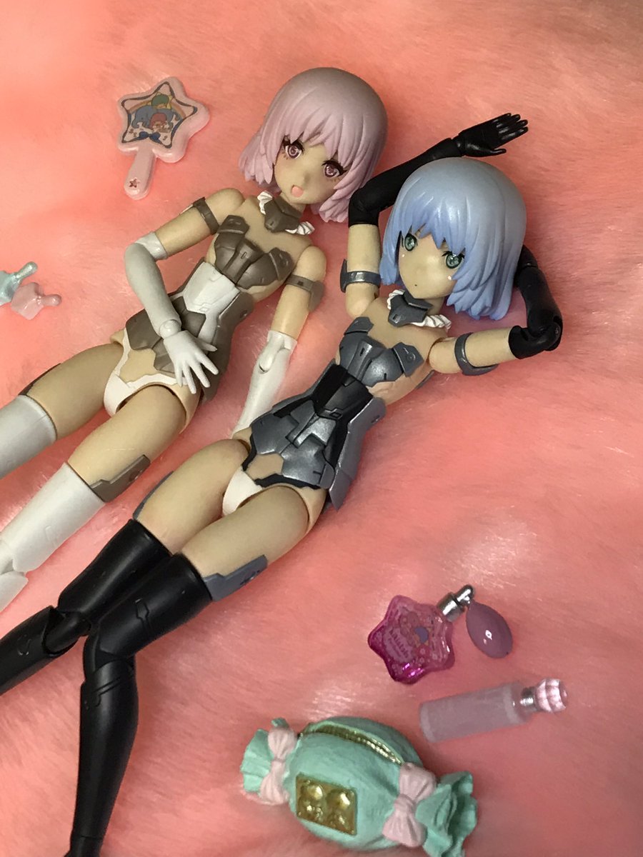 相方( )と一緒に作ってたマテリア姉妹が完成したよ!マテリアは並べるとキキララのようなカラーリングですよね!ちなみに白 相方( )と一緒に作ってたマテリア姉妹が完成したよ!マテリアは並べるとキキララのようなカラーリングですよね!ちなみに白