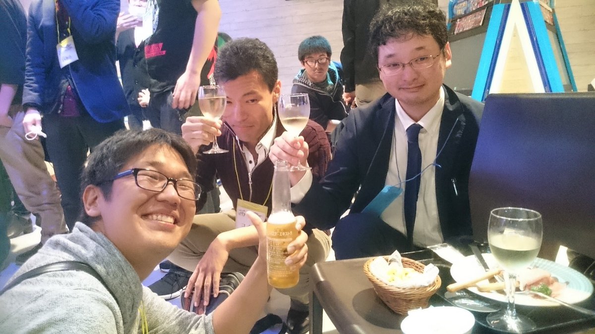 ブレイブルー東西戦の会場内の様子を幾つかピックアップしてみましたフードの人気はチキングリル、飲み物人気ははレッドブルウォ ブレイブルー東西戦の会場内の様子を幾つかピックアップしてみましたフードの人気はチキングリル、飲み物人気ははレッドブルウォ