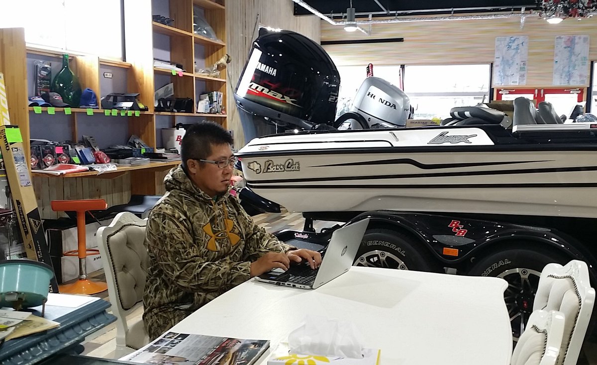 ビーフリークにて仕事中!? working at Bass Cat Japan office on Lake Biwa! ビーフリークにて仕事中!? working at Bass Cat Japan office on Lake Biwa!
