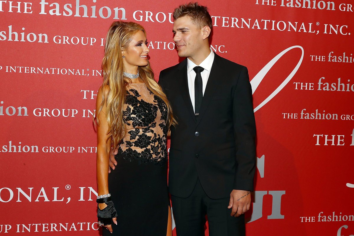 RT @brides: Paris Hilton and Chris Zylka Might Be Getting Married Really, Really Soon https://t.co/qRa894cMDp https://t.co/caVkLF28Y5