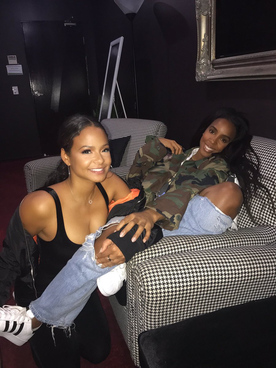 What a Babe ????! My #WCW goes out to my girl @KellyRowland. Loved tearing it up with you on tour! https://t.co/VK5MQMrHas