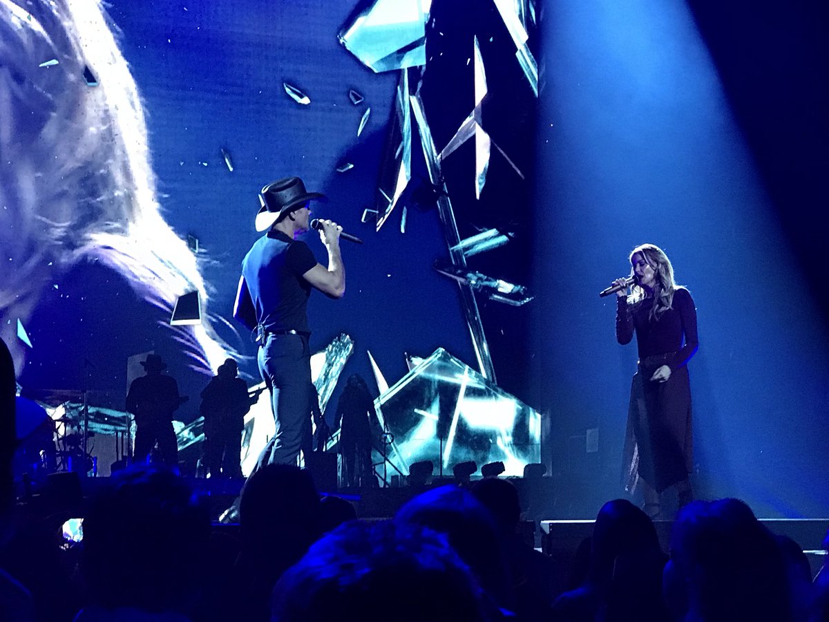 RT @KeyBankCtr: They’re here! @TheTimMcGraw and @FaithHill! #CoupleGoals https://t.co/Ka3ScW1x3Y