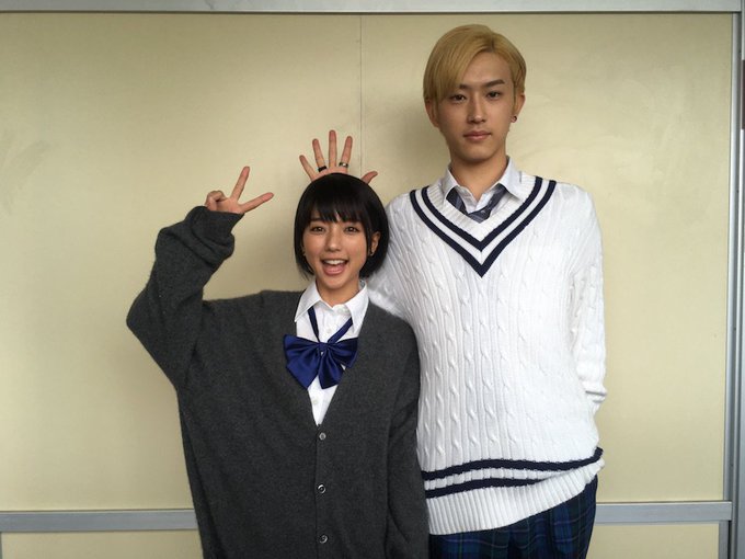 🎬『#覆面系ノイズ』公開まであと25日🎸✨偶然にも...「25」のポーズ✌️✋💓(2人とも気づいてなさそう...😂)#真 🎬『#覆面系ノイズ』公開まであと25日🎸✨偶然にも...「25」のポーズ✌️✋💓(2人とも気づいてなさそう...😂)#真