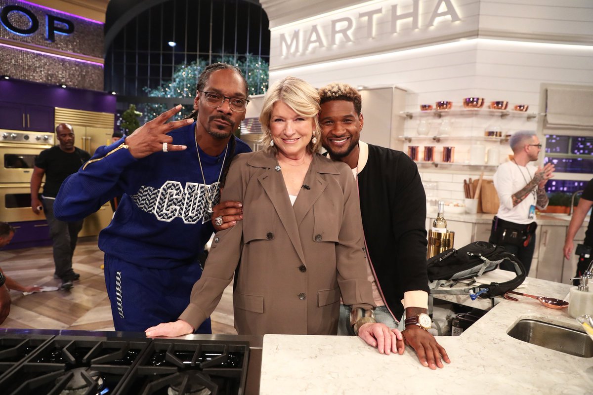 Tonight’s the night! You coming to #MarthaAndSnoop’s potluck?? I’ll be there. Tune-in at 10/9c on @VH1! https://t.co/GDOTm6QO6J