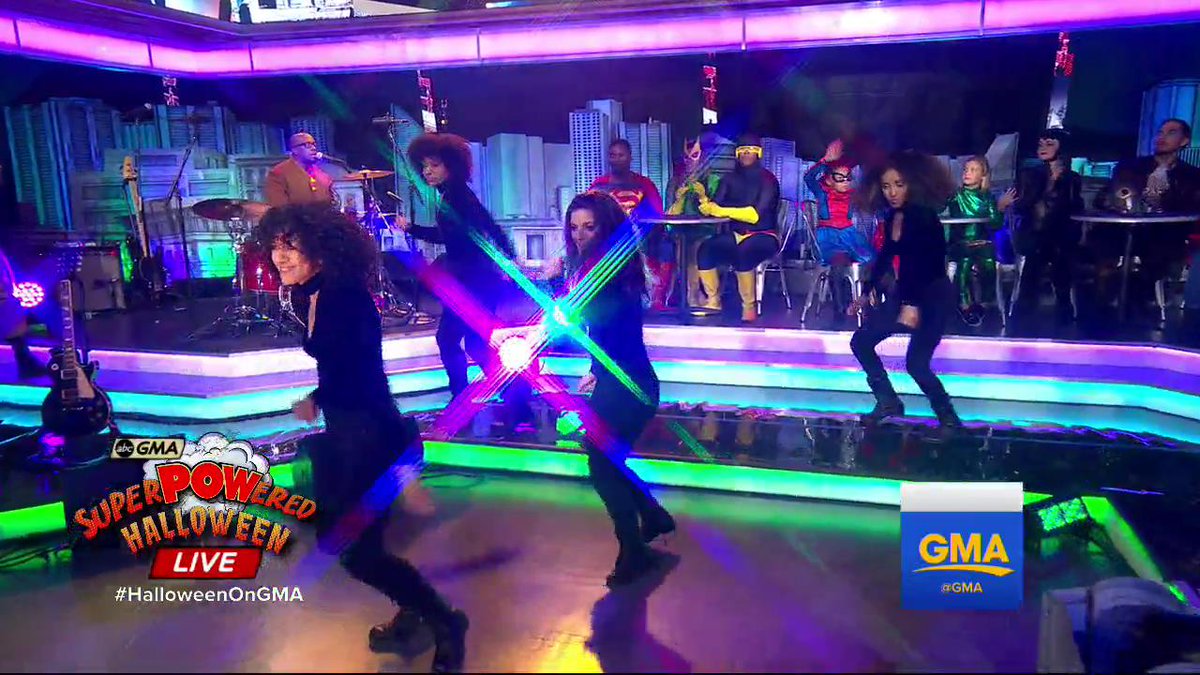 RT @GMA: YAAAS at @Wyclef performing on our SuperPOWered @GMA in a Superman costume! #HalloweenOnGMA https://t.co/trBJUETF8o