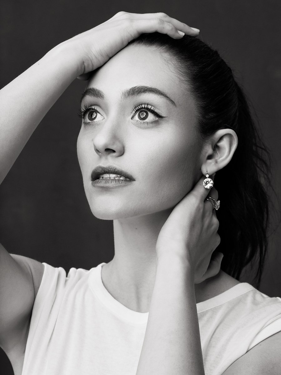 RT @OffCameraShow: The #EmmyRossum podcast is up! Listen to the conversation at https://t.co/1ZZyWj8WWr #Shameless https://t.co/KfhVZGyu5J