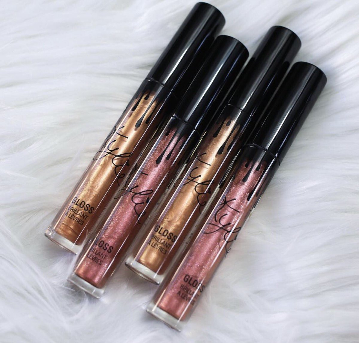 RT @kyliecosmetics: Poppin' and Cupid glosses, available on https://t.co/rkT2b8JJL5 ✨ https://t.co/qQuaYCOyvm