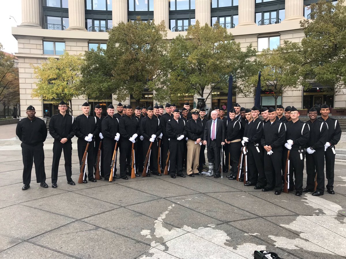 Wonderful to see the @USNavy Ceremonial Guard rehearsing for #VeteransDay activities at the @NavyMemorial! 