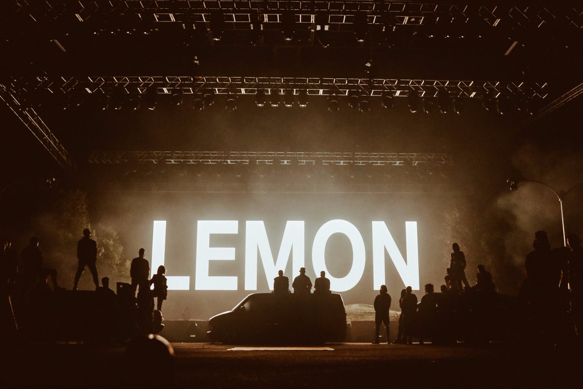 Watch the #Lemon???? live video on @Spotify #RapCaviar playlist #NoOneEverReallyDies  https://t.co/tJzK1e53eN https://t.co/PmX3kbzMs7