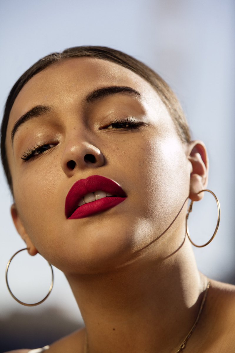 Be a #STUNNA. @fentybeauty 
stunna lip paint in shade #UNCENSORED https://t.co/DOIMFjKZPF